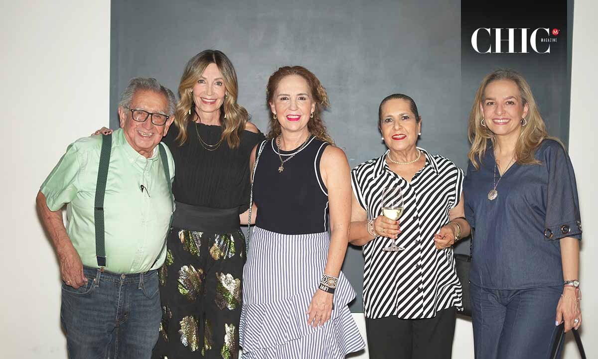 José Lazcarro, Vera André, Grace Balcázar, Olga Lazcarro y Ximena Girado