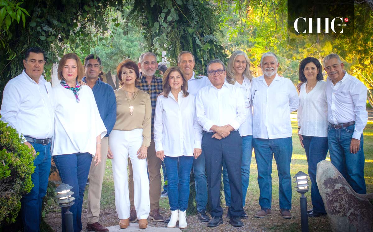 Marcelo, Ana Cristina, Jechu, Emma Laura, Polo, Lety, Gustavo, Óscar S.J., Sharo, Memo, Cecilia y Gerardo