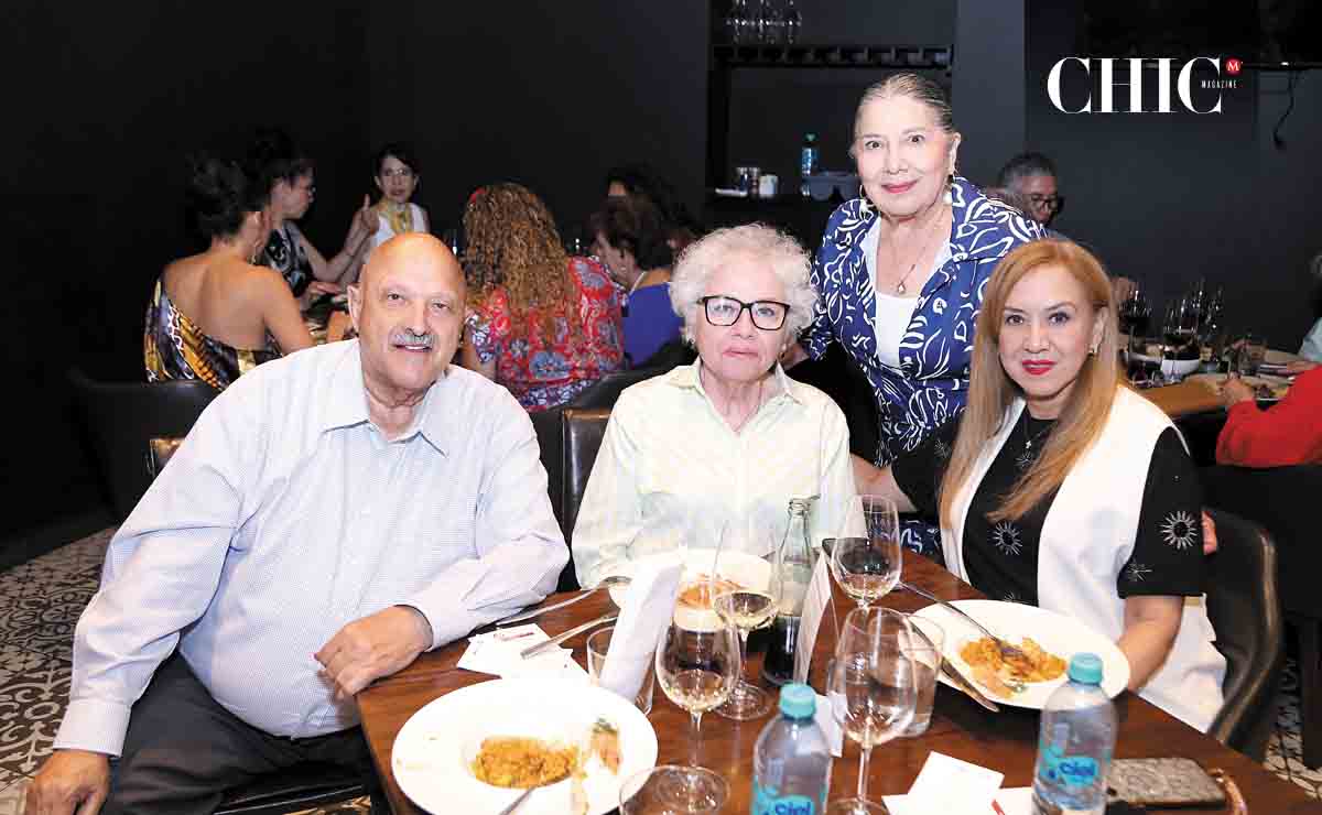 Reyes Tamez, Cristina Rodríguez de Tamez, María del Carmen Rigal y Graciela Buckanan / Fotos: Roberto Alvarado