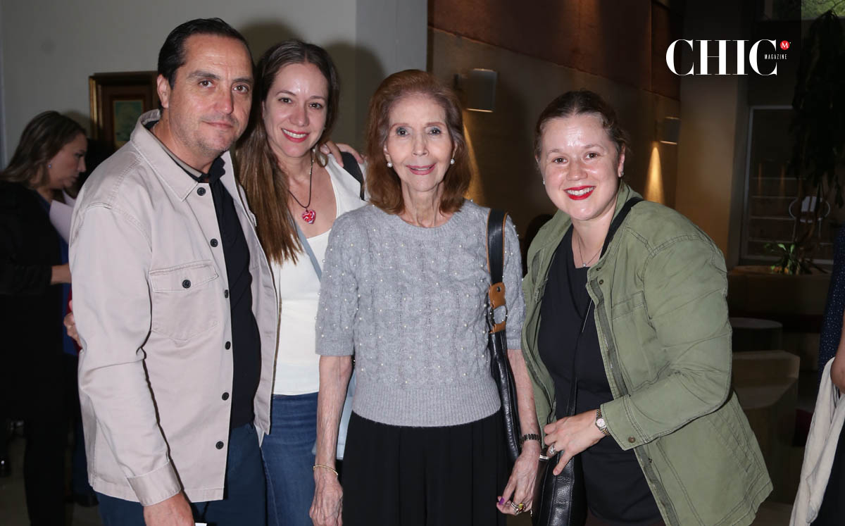 Ricardo González Mogas, Claudia Lozano, Nieves Mogas y Greta Villarreal