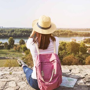 Las nuevas generaciones no desean esperar hasta el retiro para disfrutar de la vida. (Foto: Freepik)