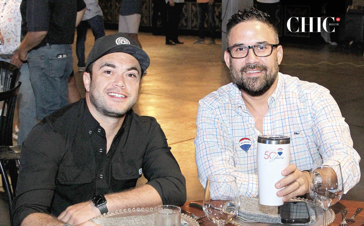 Beto Rangel y Felipe Altamirano disfrutando de la convivencia entre amigos
