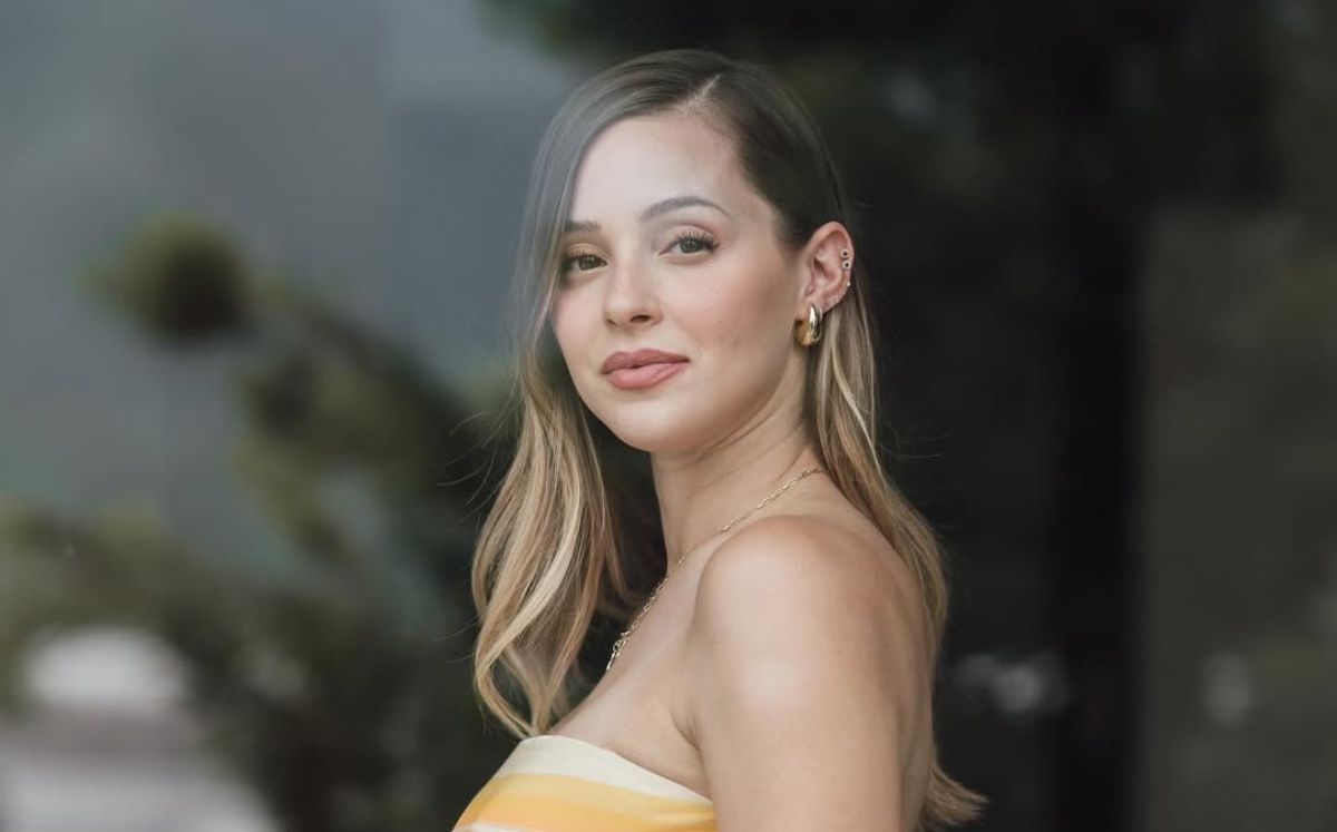 Mariana Rodríguez tiene el vestido arcoíris perfecto para el verano (Foto: Instagram)
