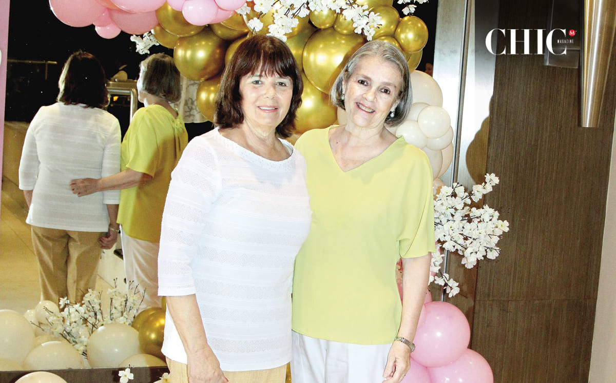 Marité De Aragon y Alicina De Aragon disfrutaron de la celebración en el Club Deportivo Español