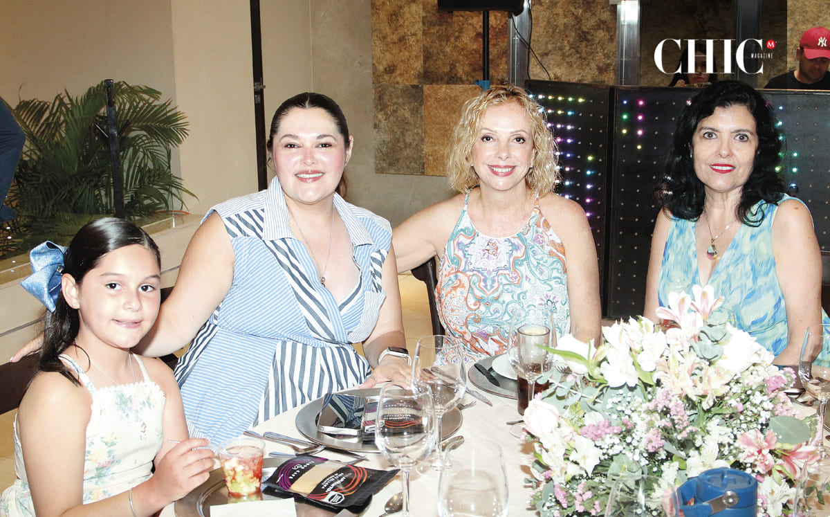 Paloma Montiel, Talia De Montiel, Gigi Fernández y Dora Iduarte