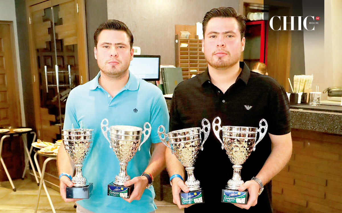 Rafael Wilches y Ricardo Wilches recibieron los trofeos que representan su participación en este Torneo