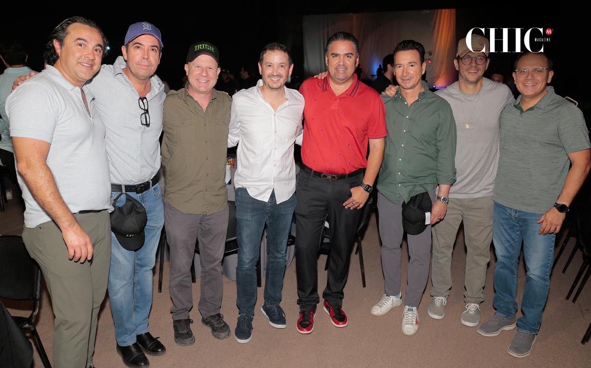 Adrian Galindo, Pedro de la Torre, Mauricio Salazar, Julio Jimenez, Miguel Ravago, Juan Tarno, Marcelo Najera y Cesar Iribe