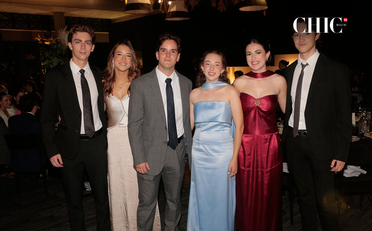 Alfonso Cantu, Roberta Junco, Santiago Rivas, Mariana Cams, Montse Borrego y Wicho Morales