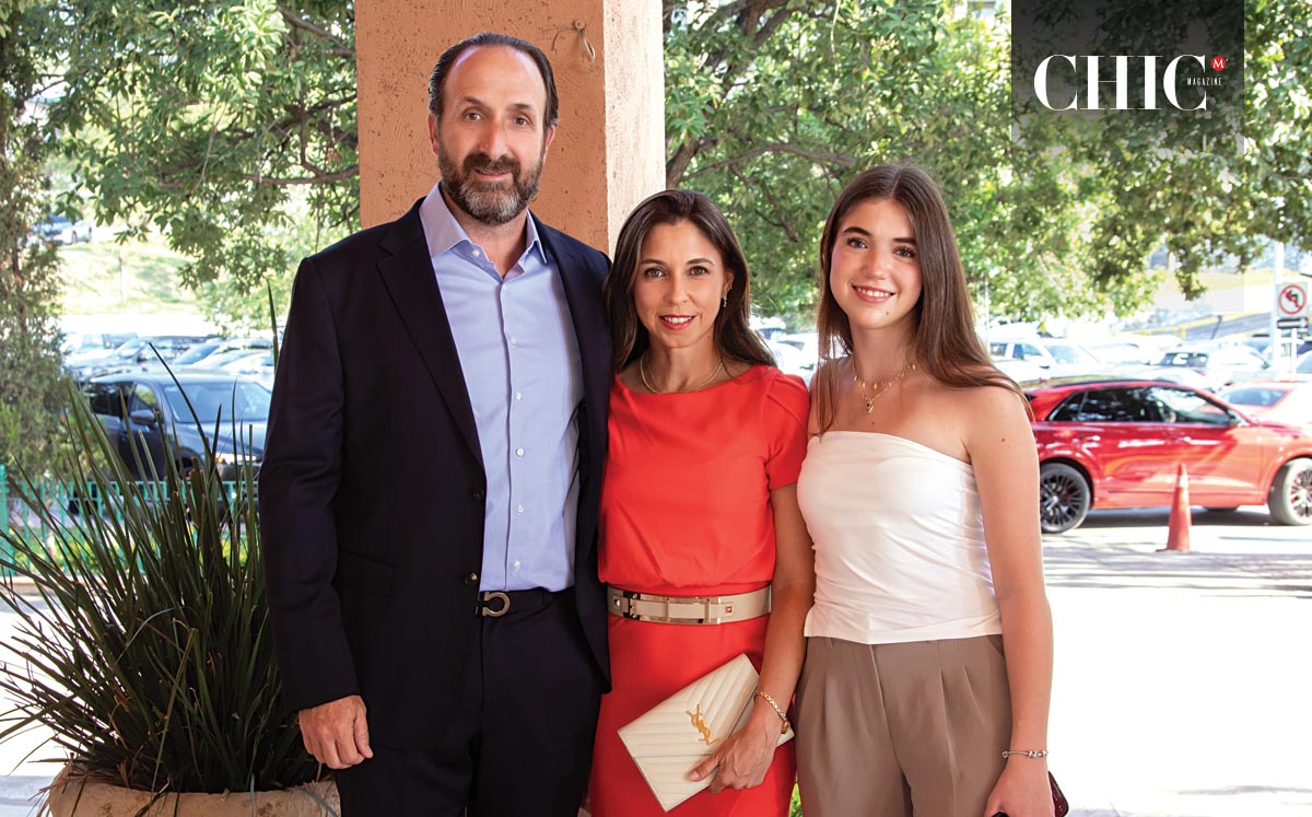 Mauricio Treviño, Mónica Sada y Valeria Treviño