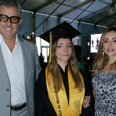 Marco Becerra, Ana Lourdes Becerra y Lourdes Tirado de Becerra