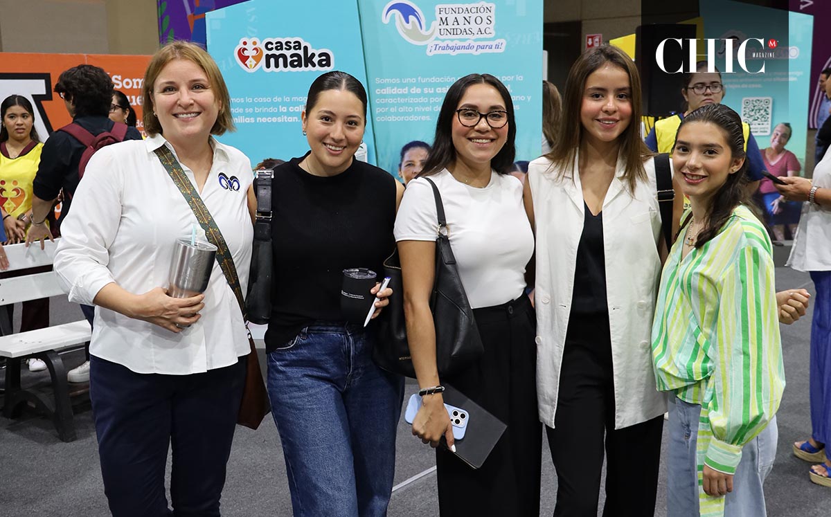 Adriana González, Gabriela Padron, Marian Martínez, Valeria López y María Azuara presentes en la Primera Cumbre de Participación Ciudadana