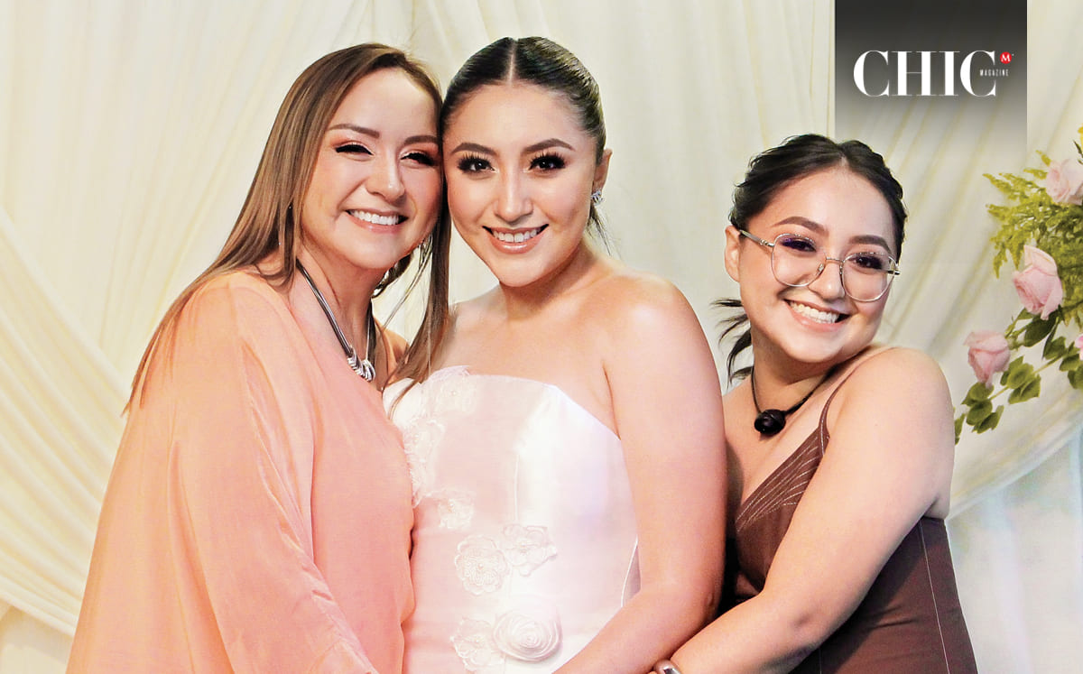 América Martínez, Jessica Briseño y Yaki Briseño felices en esta celebración