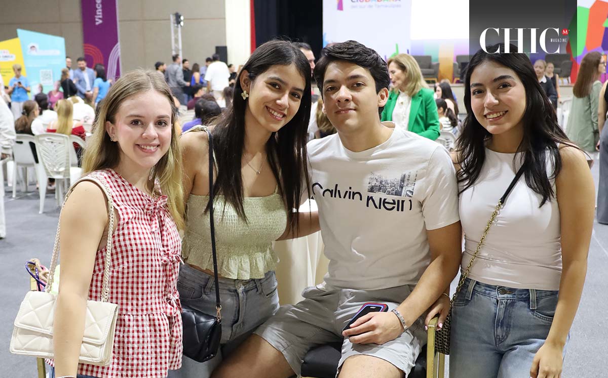 Ana Paula Pérez, Daniela Barragán, Eduardo Álvarez y Camila Bautista asistieron al evento