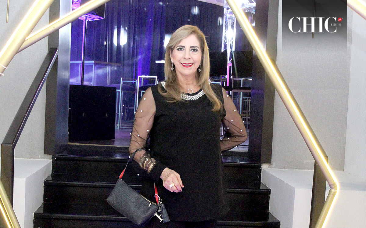 Invitada acompañando a  Alejandra Chimely y Bárbara Hinojosa en su festejo