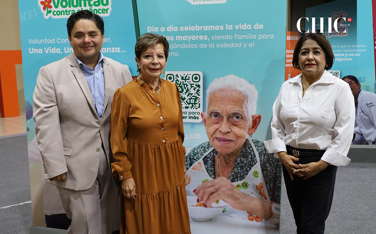 Nelson Romero, María Teresa Flores y Marcela Cadengo formando parte de las asociaciones civiles participantes
