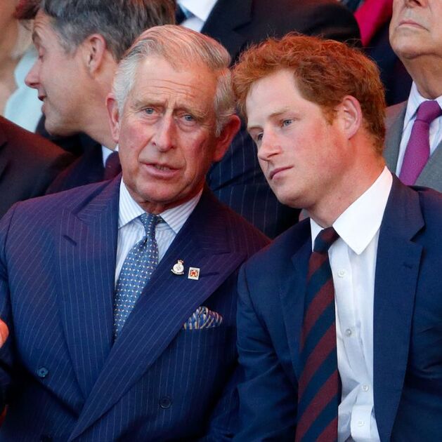 Rey Carlos omite al Príncipe Harry en su felicitación para el Día del Padre (Foto: Getty)