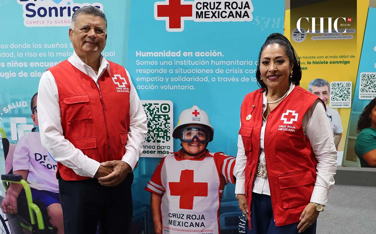 Rodolfo García y Juanita Rodríguez representando a la Cruz Roja Mexicana