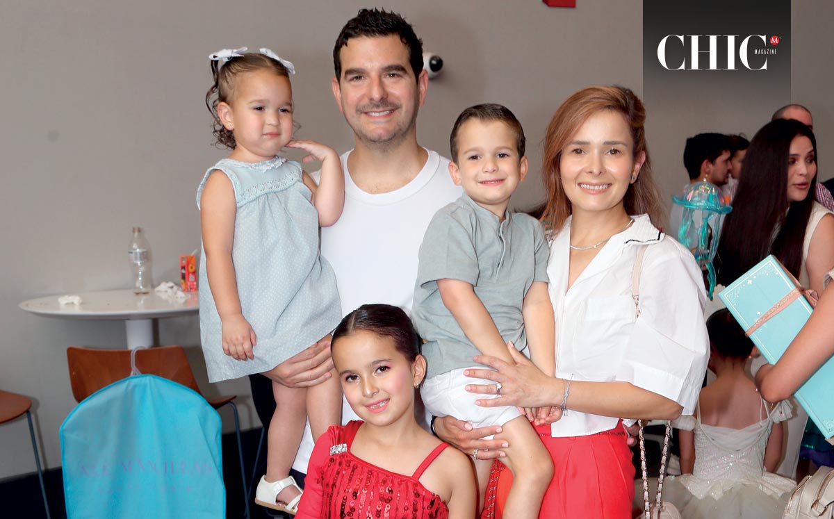 Adrián Marcos, Cristy Charur, Emilia Marcos, Adrián Marcos y Cristy Marcos