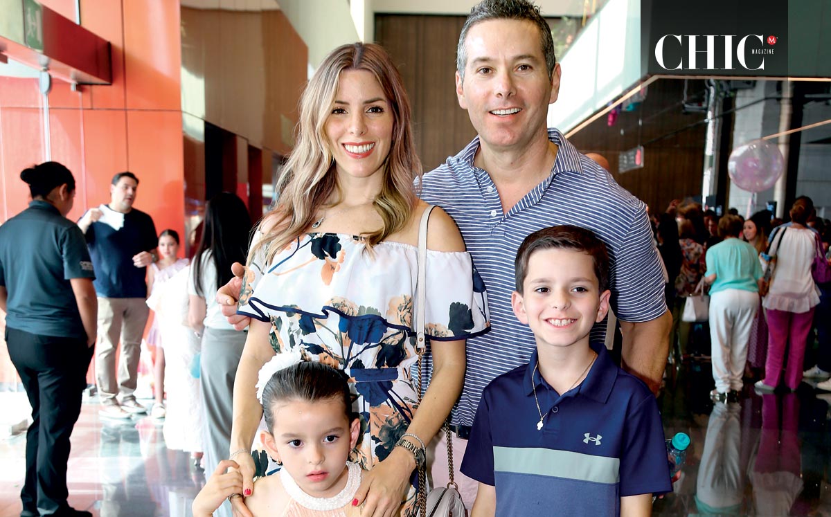 Ana Patricia Ruiz, Juan Pablo Robles, Ana Regina Robles y Juan Pablo Robles