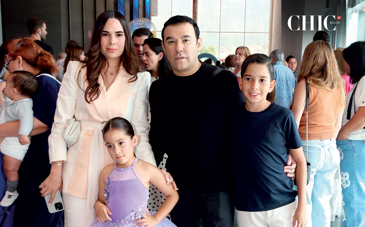Ana Pau Franco, Jaime Rodríguez, Mar Emilio Rodríguez y Mia Rodríguez
