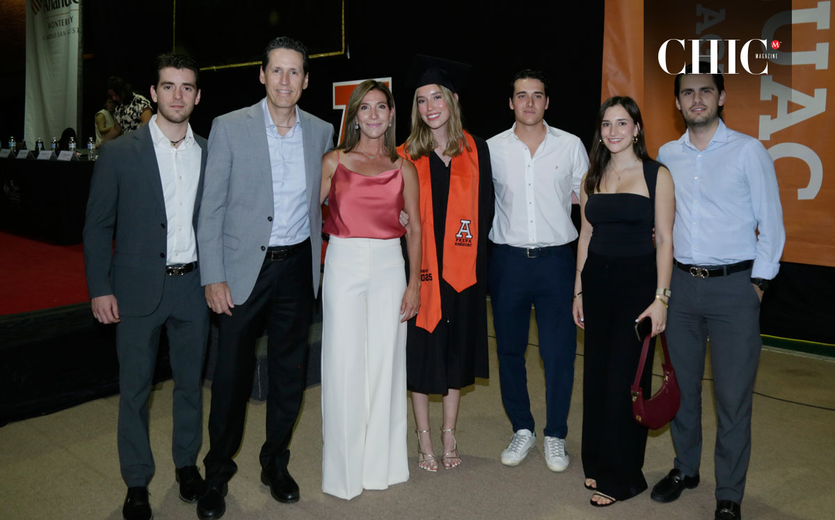 Diego Benítez, Alfonso Benítez, Claudia Mena, Paulina Benítez, Andrés Cueva, Fernanda Benítez y Alfonso Benítez