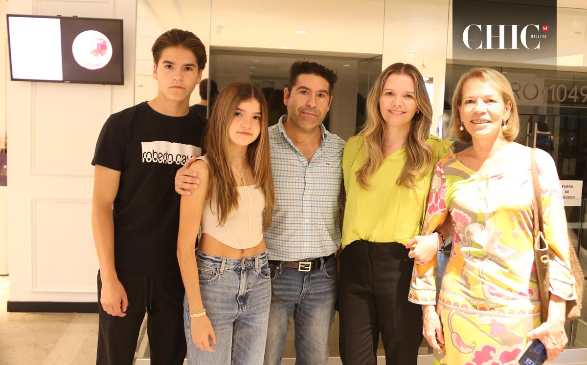 Roberto Lankenau, Victoria Lankenau, Roberto Lankenau, Virgina Galán  y Virginia Benavides