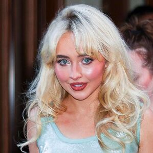Esto fue lo que respondió Sabrina Carpenter a las críticas por la portada de "Man's Best Friend" (getty Images)