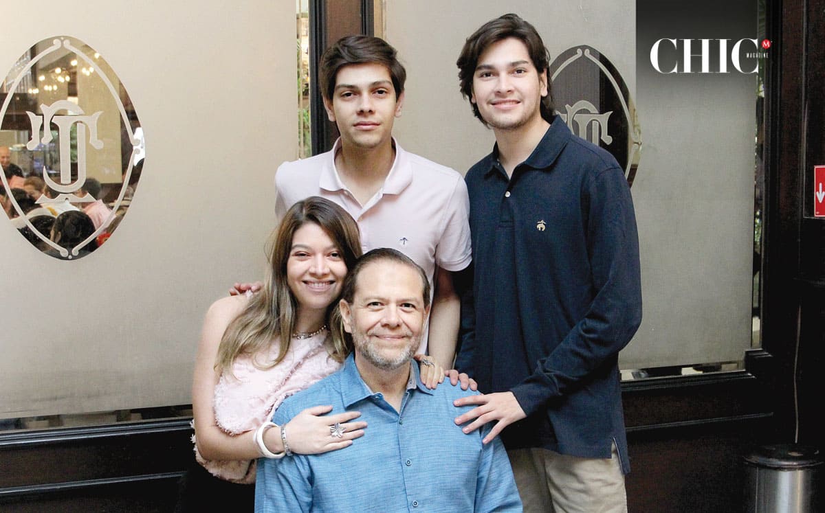 María Isabel Díaz, Sebastián Díaz, Santiago Díaz y Víctor Díaz  disfrutaron de una tarde en familia