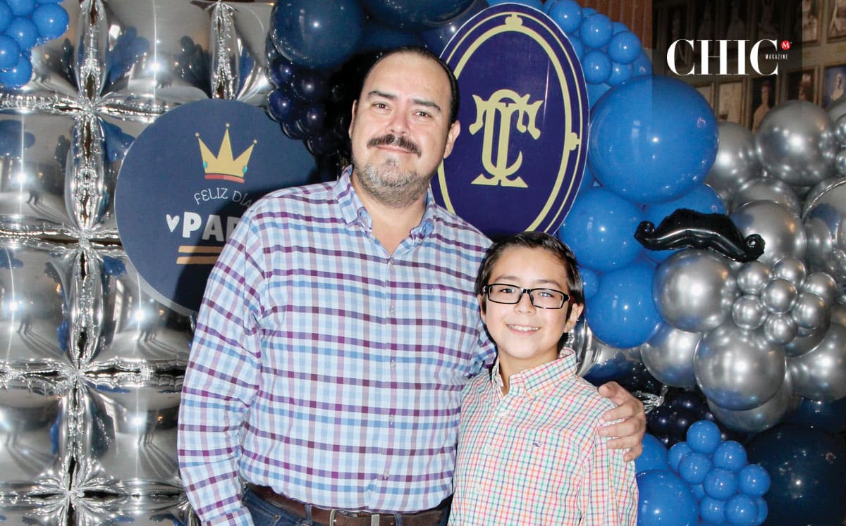 Mauricio Molina y Luis Molina disfrutando de la celebración del Día del Padre