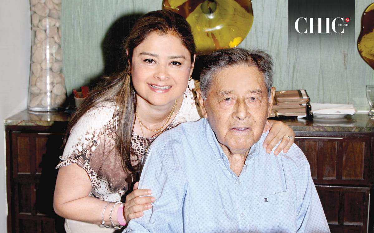 Paloma Palomares y Octavio Palomares degustaron de un buffet en honor a papá