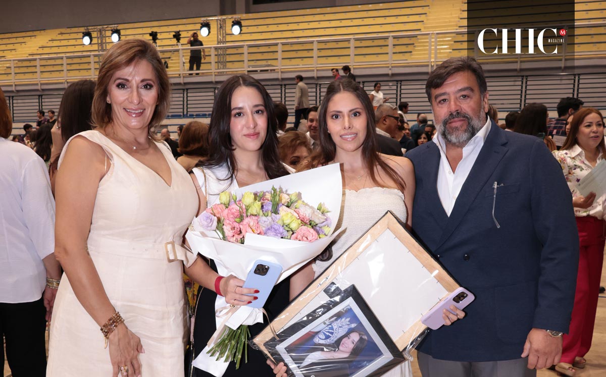 Magdalena, Sofía, Maggie y Raúl