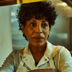 Liza Colón-Zayas: Ella es la actriz latina que brilla en "The Bear"