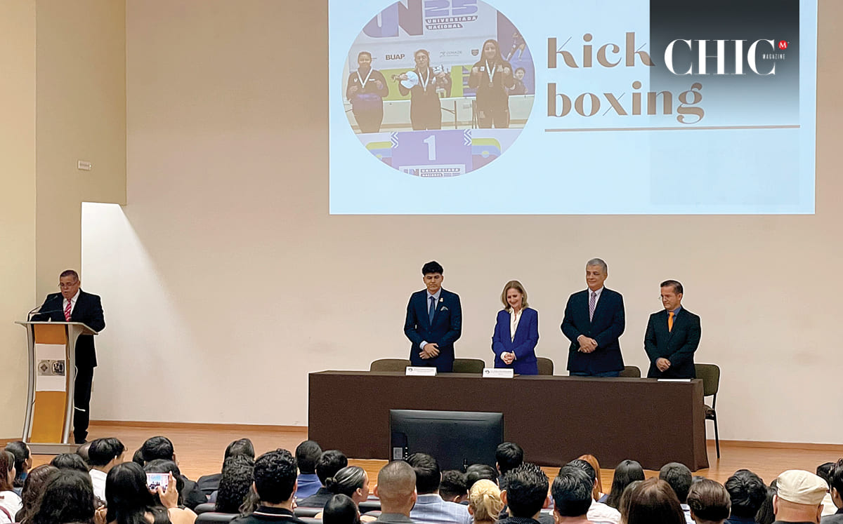 Momento de la entrega de reconocimientos