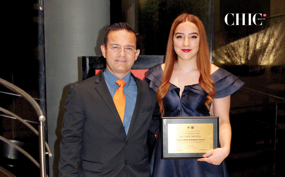 Norberto López y Vania Odette Rodríguez disfrutaron de una velada marcada por el orgullo de pertenecer a esta institución