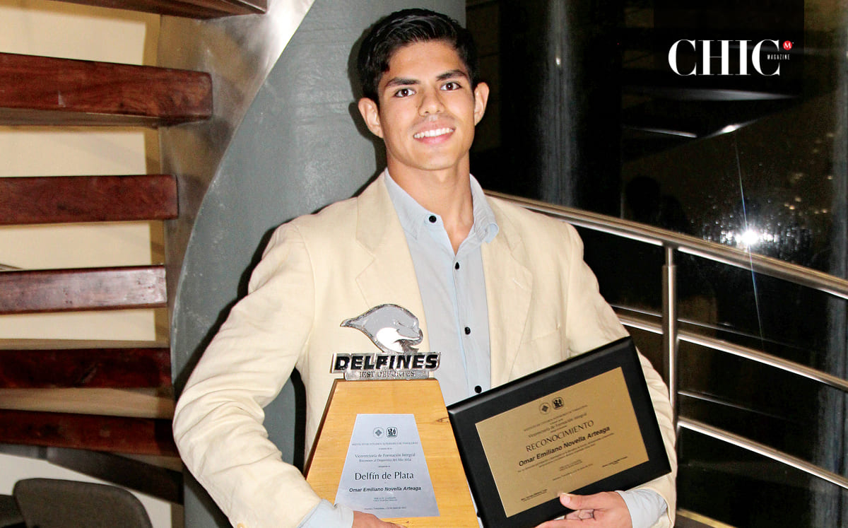 Omar Emiliano Novella fue reconocido como el atleta de plata por su entrega y disciplina en este ciclo escolar 2025