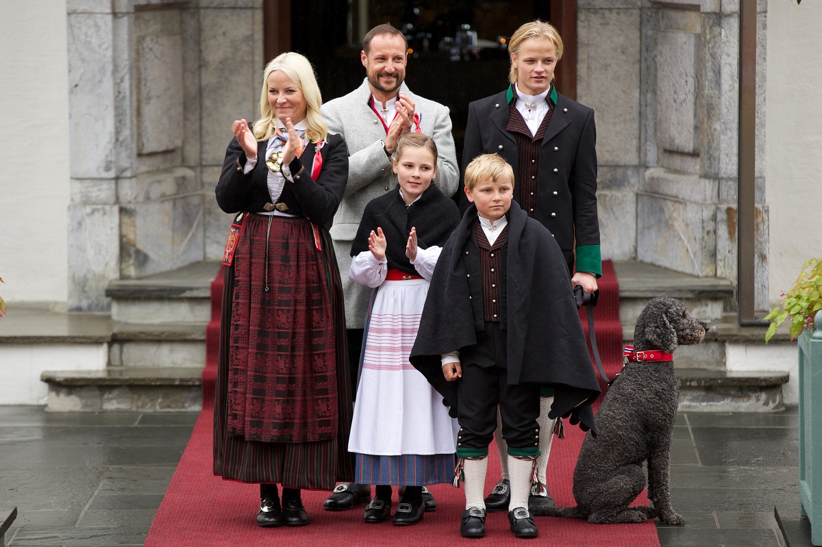 Princesa Mette-Marit, Príncipe Haakon, Princesa Ingrid Alexandra, Marius Borg y Príncipe Sverre Magnus (Foto: Getty)