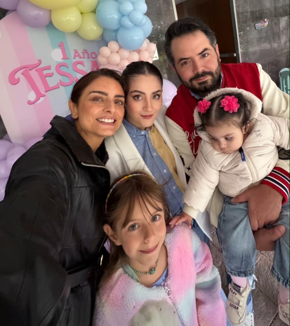 Aislinn Derbez y Kailani en la fiesta de Tessa (Foto: Instagram)