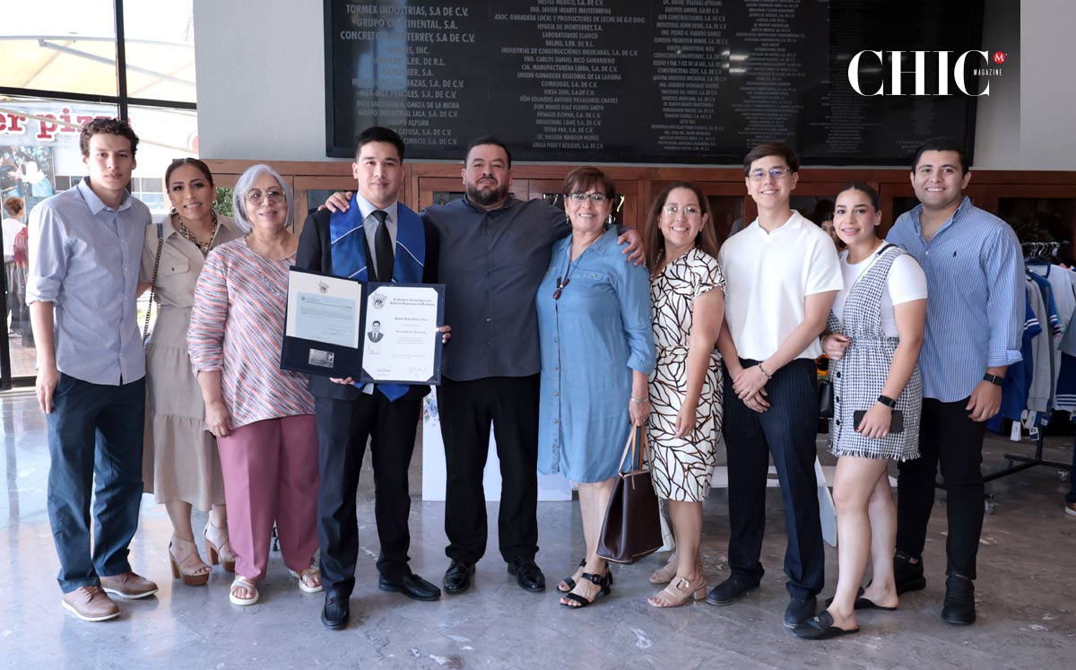 Elías, Angélica, Lupita, David, Iván, Martha, Lety, Ethan, Luisa y Omar