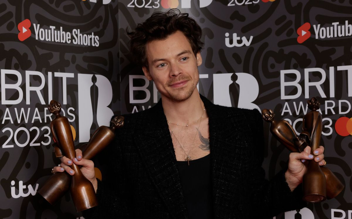 Harry Styles fue captado en Glastonbury besándose con una mujer y te contamos todo sobre ella (Getty Images)