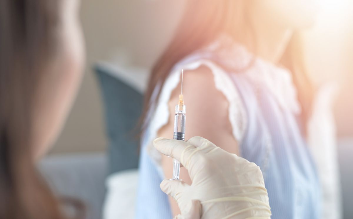 Vacuna contra el VPH: Cuándo debe aplicarse y cuánto cuesta (Foto: Freepik)