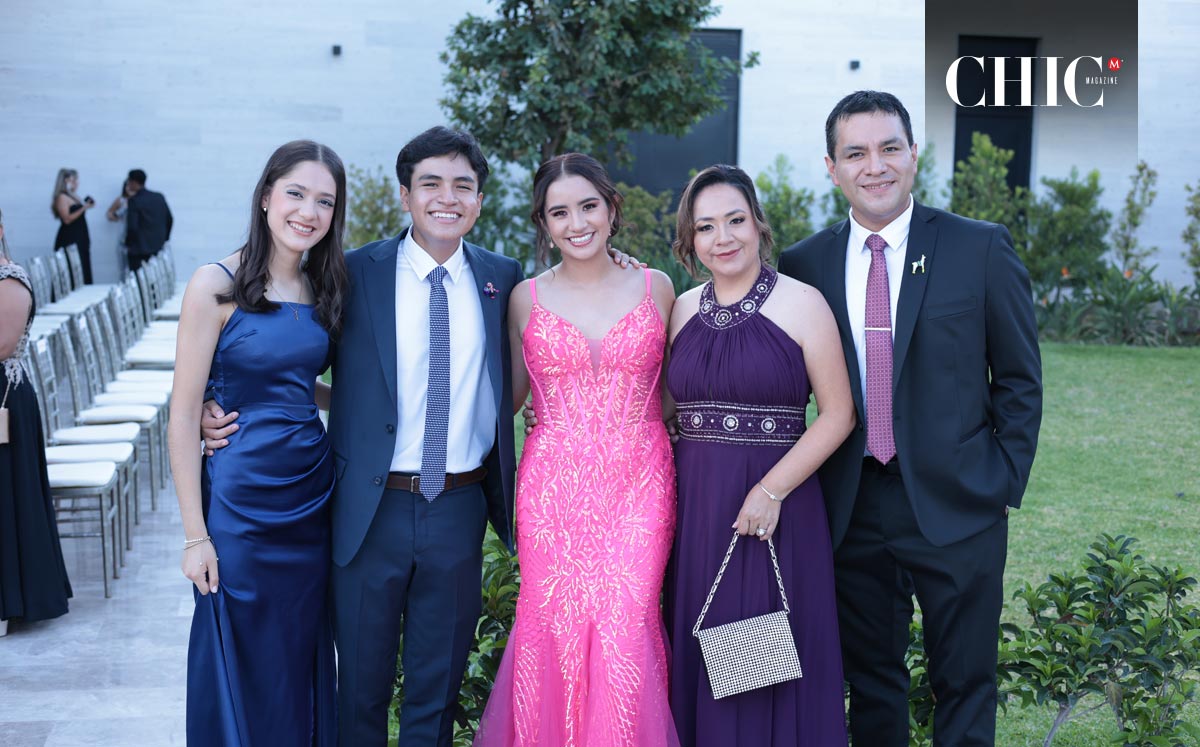 Valentina, Edwin, Angie, Jéssica y Edwin