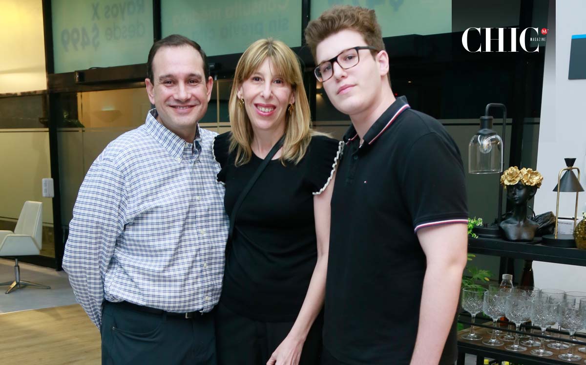 César Gómez, Priscila Vizcaíno y Patricio Gómez