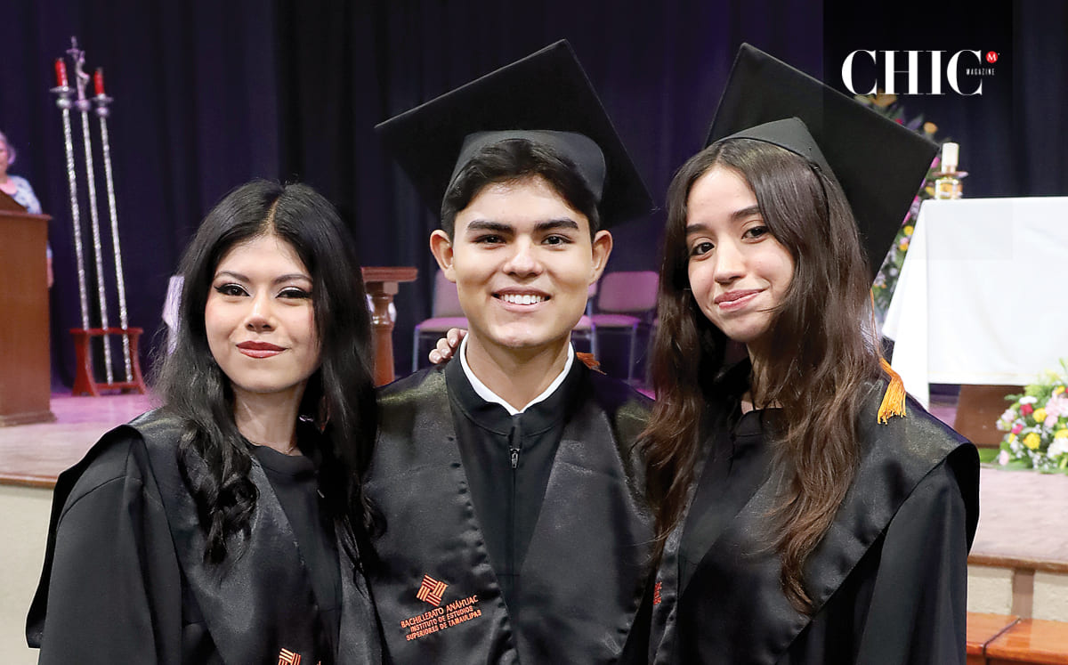 Ximenna Pavageau, Humberto Cárdenas y Elienai Trejo ¡Felicidades graduados!