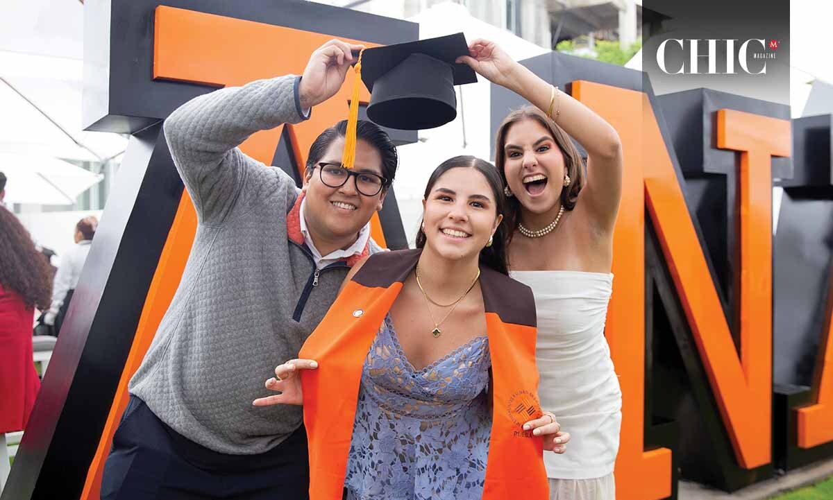 Maria Daniela Campos, Maria Victoria Campos y José Carlos Dávila