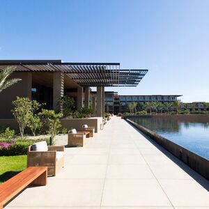 Diseñado por Olson Kundig, JW Marriott Los Cabos se fusiona con el paisaje desértico y costero | Foto: cortesía