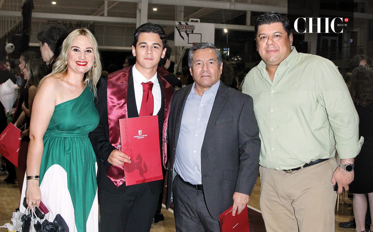 Ingrit Siordia, Nelayk Domínguez, Salvador Torres y Nelayk Domínguez disfrutaron de la celebración