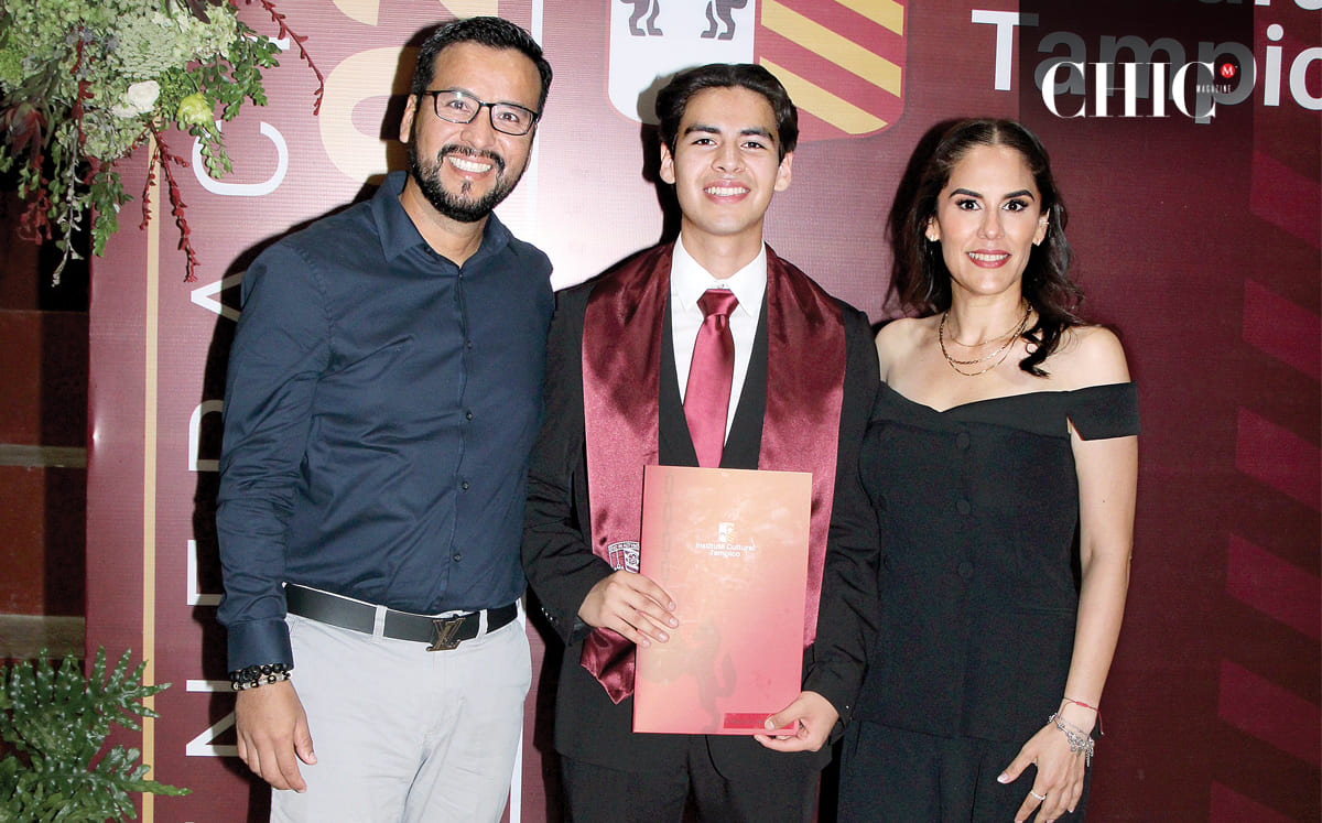 Jorge Urbina, Gabriel Urbina y Vero De Urbina desde el auditorio del Instituto Cultural Tampico