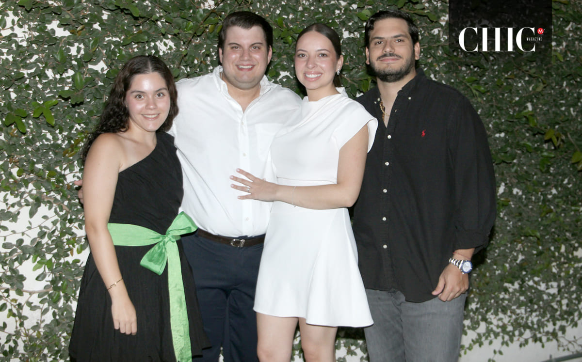 María José Elizondo, Jorge Nahim Manzur, Balbina Guajardo y Nahim Manzur disfrutando de una velada familiar