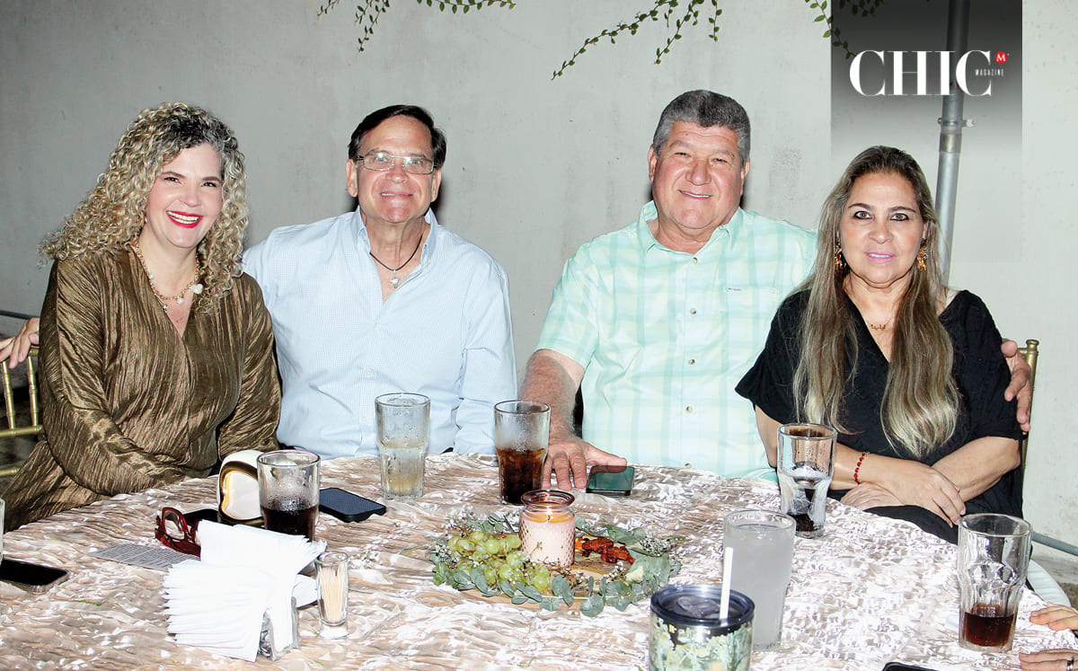 Sonia Hanun, Juan Carlos Segovia, Humberto De La Fuente e Iliana Moses presentes en la celebración familiar