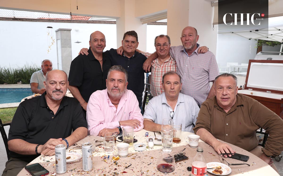 Adrián, Fernando, Alberto, Beto, Rogelio, Raúl y Alberto